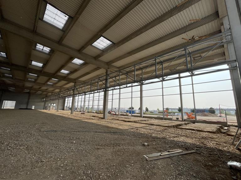 Passerelle acier 300 m aéroport Saint-Exupéry