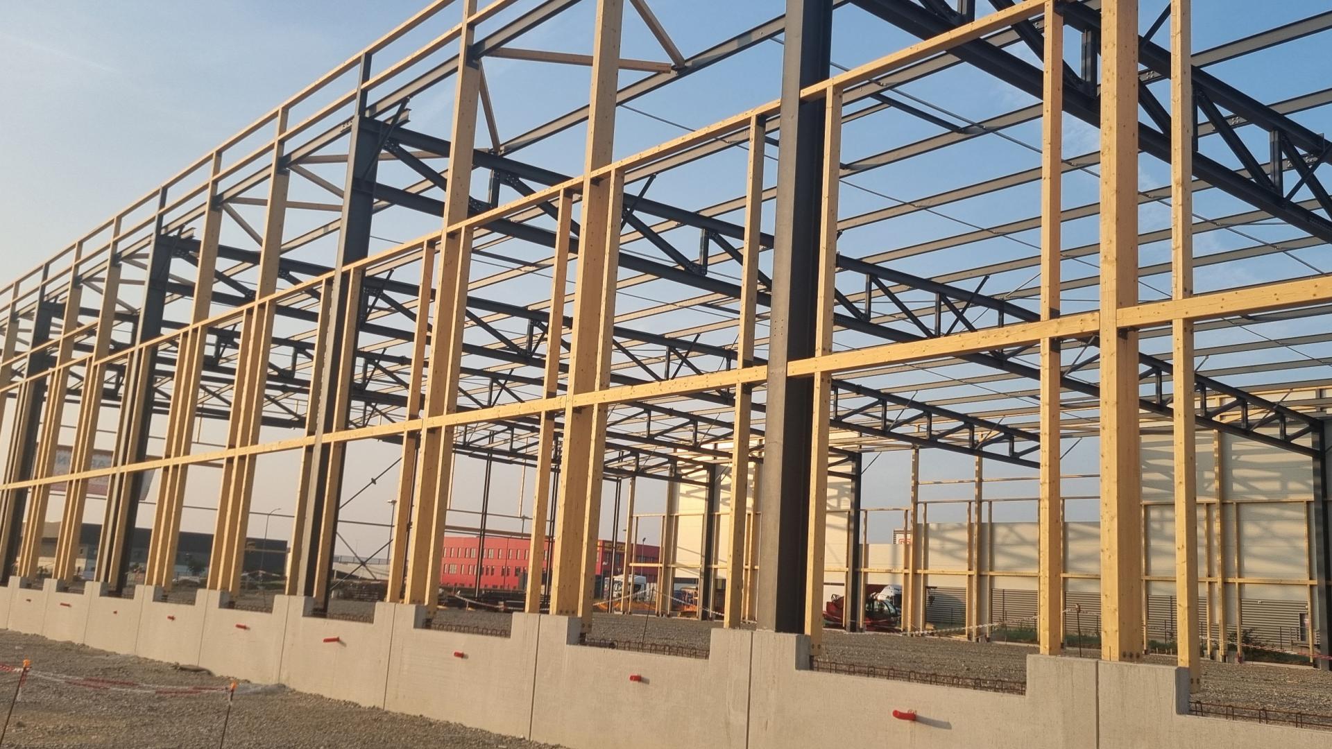 Chantier charpente mixte acier bois Lyon Saint-Exupéry