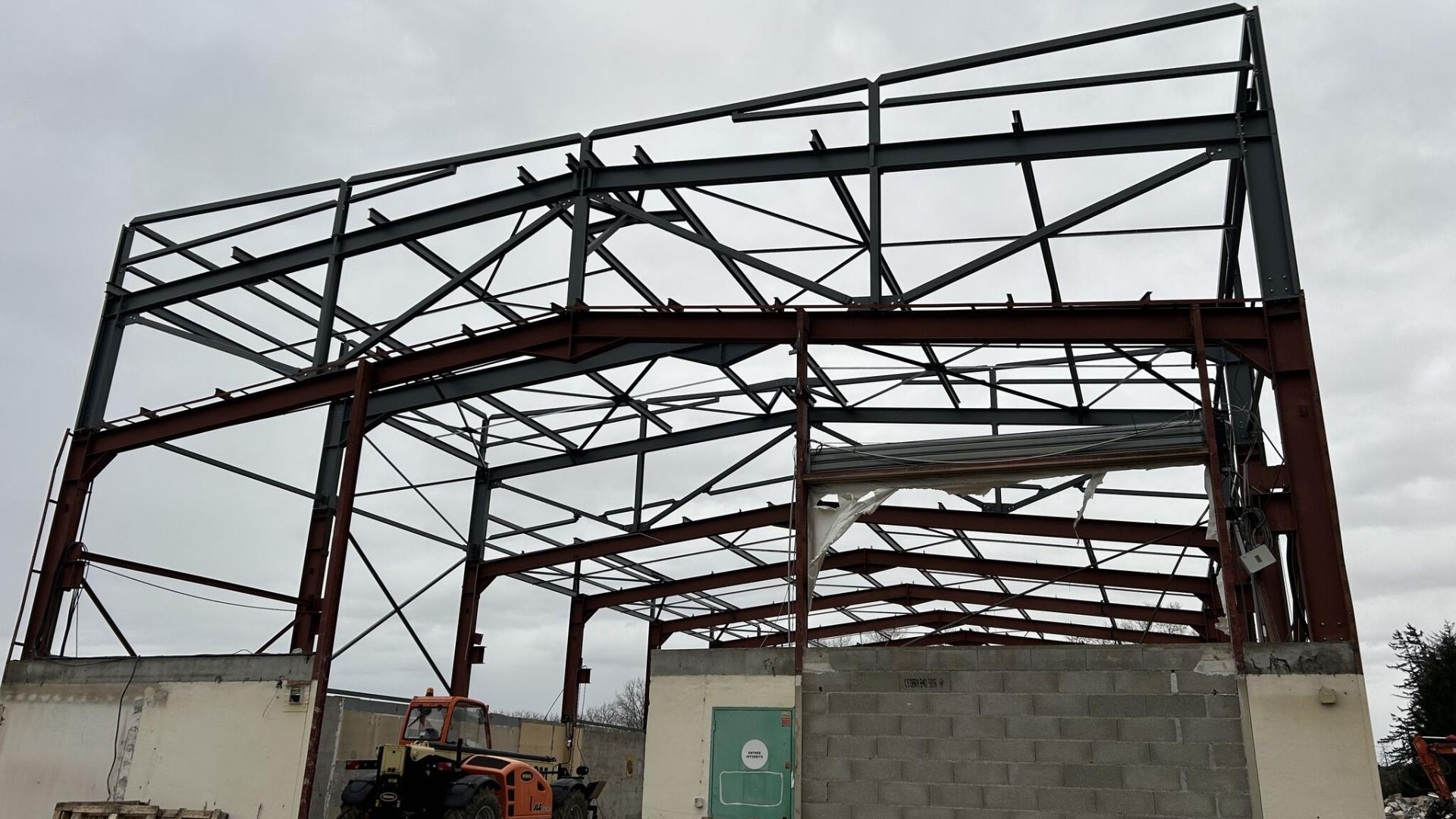 Réhabilitation bâtiment logistique par KAPECI Acier