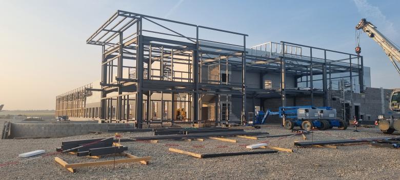 Chantier charpente mixte acier bois Lyon Saint-Exupéry