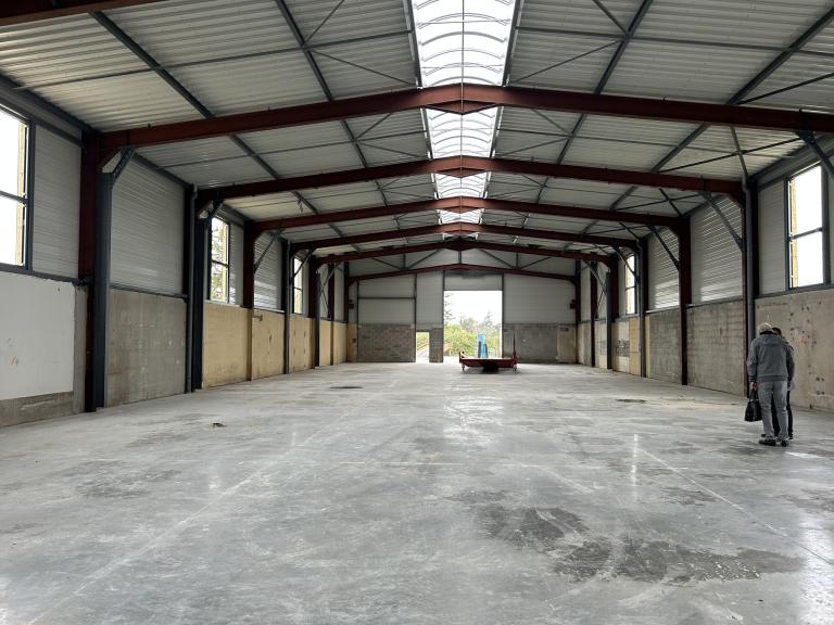 Réhabilitation bâtiment logistique par KAPECI Acier